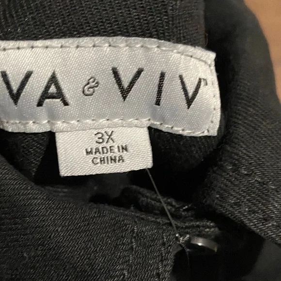 Ava & Viv Black Button-Up Shirt - Picture 2 of 4